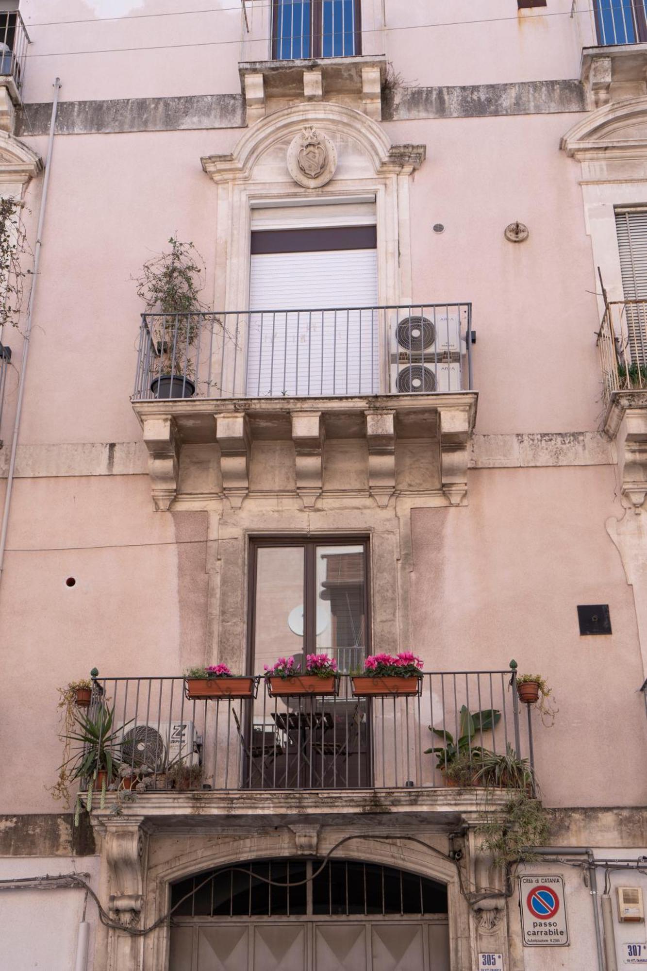 Etna Timeo Central Apartment In Baroque Building Aeroporto di Catania Fontana Rossa Esterno foto
