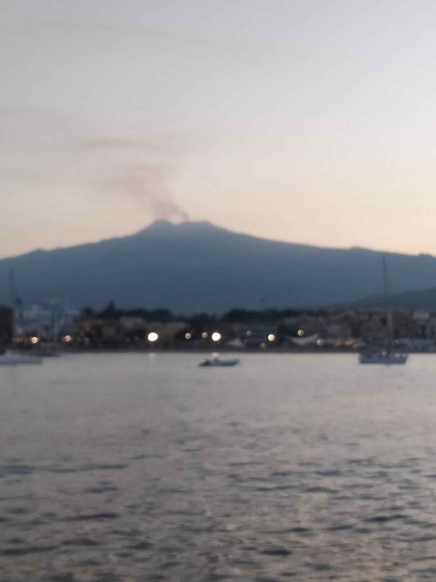 Etna Timeo Central Apartment In Baroque Building Aeroporto di Catania Fontana Rossa Esterno foto